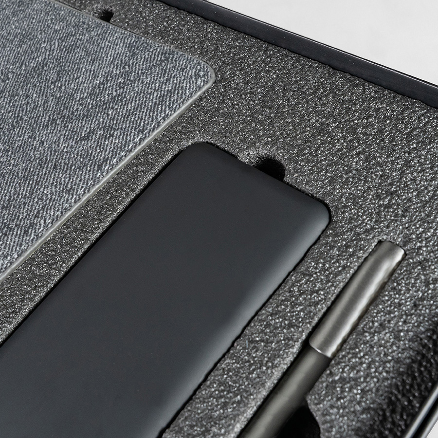 Набор подарочный  DENIM: ежедневник, ручка и power bank в коробке  с ложементом — фото 4