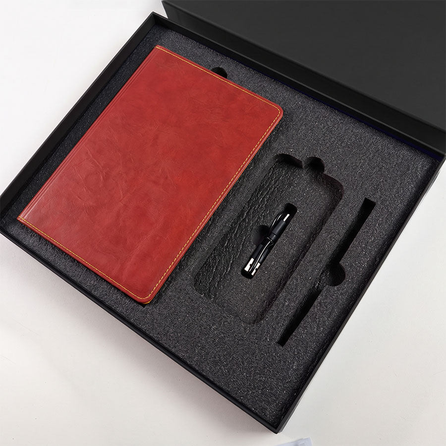 Набор подарочный  EMBER: ежедневник и power bank в коробке  с ложементом — фото 4
