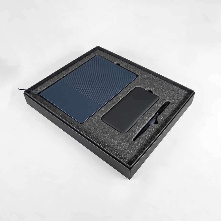 Набор подарочный RIFF: ежедневник, ручка и power bank в коробке  с ложементом — фото 2