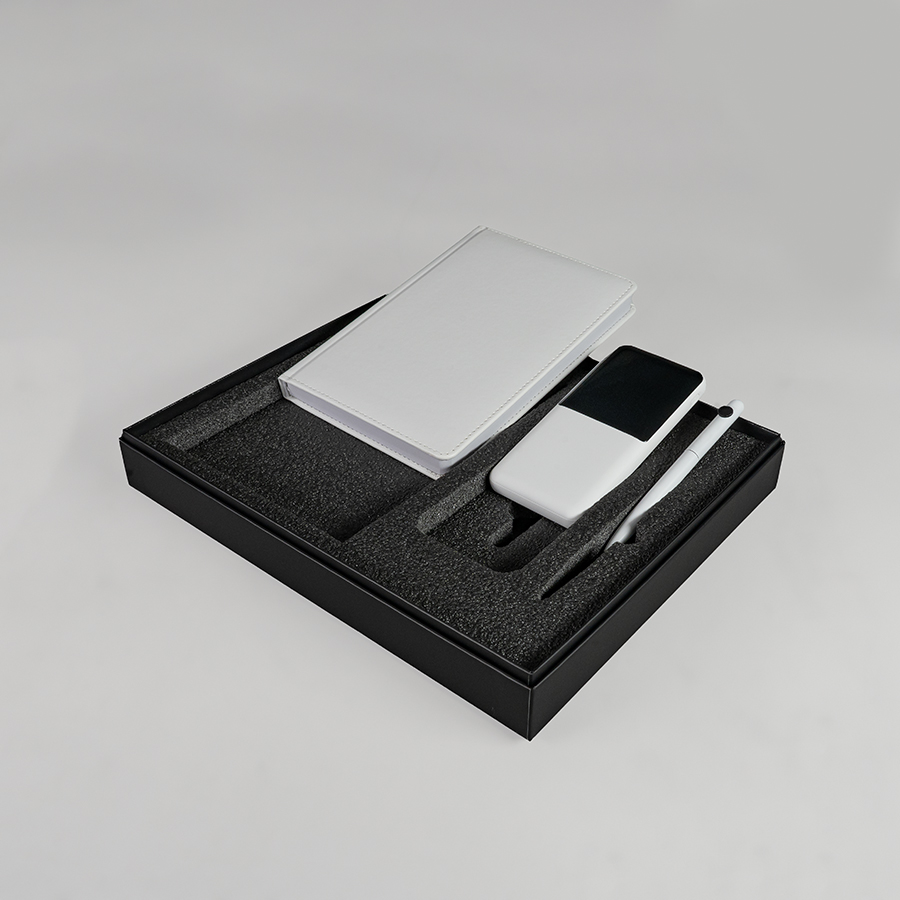 Набор подарочный POINT: ежедневник, ручка и power bank в коробке  с ложементом — фото 4