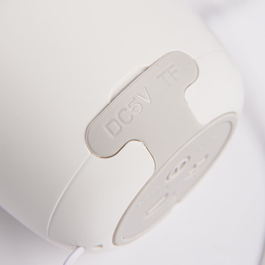 Портативная mini Bluetooth-колонка Sound Burger "Bang" белая — фото 4