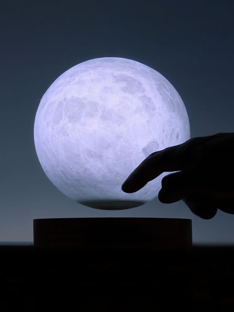 Левитирующая луна MoonFlight с пластиковой подставкой — фото 10
